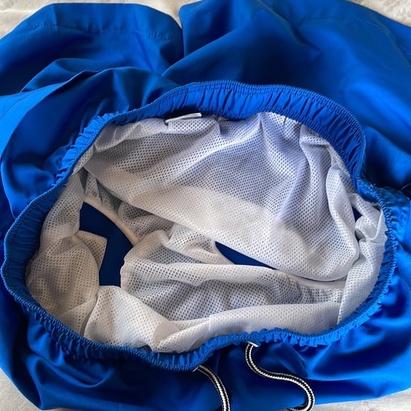 Blue XL Speedo Men’s Swim Trunks - Never Worn - Pockets and Mesh Liner - Picture 3 of 6